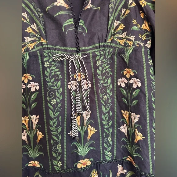 FARM Rio Black Flowers Arch Lenzing™ Ecovero™ Euroflax™ Mini Dress - Picture 6 of 7